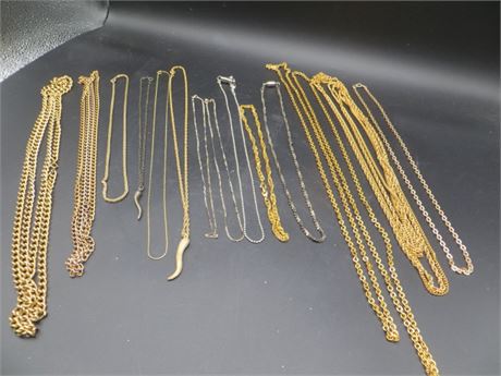 15 MISCELLANEOUS GOLD TONE & SILVER TONE NECKLACES