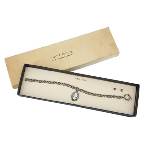 Vintage FIRST ISSUE Cameo Bracelet, New in Box