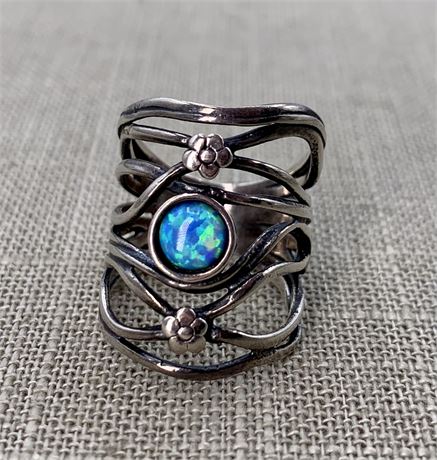 Lovely Sterling Silver Twining Vine Ring