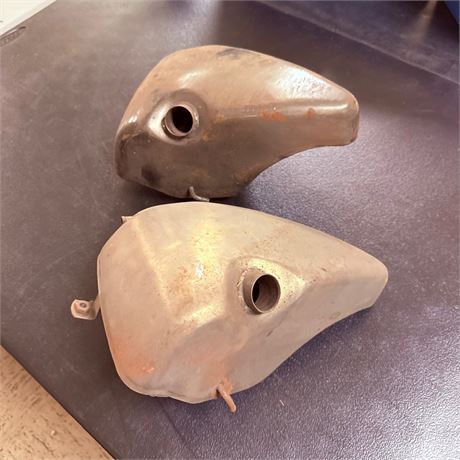 2 NOS Harley Davidson Oil Tanks