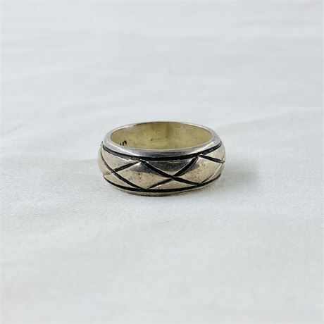 8.7g Sterling Ring Size 7