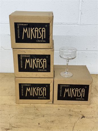 Sixteen (16) Mikasa Seville Champagne Glasses