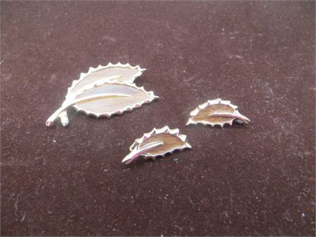 SARAH COVENTRY PIN & EARRINGS SET