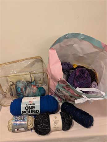 Lot Yarn in Flower Paper Bag