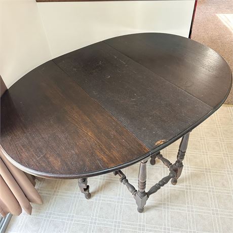 Antique Wooden Drop-Leaf Table with Working Gatelegs